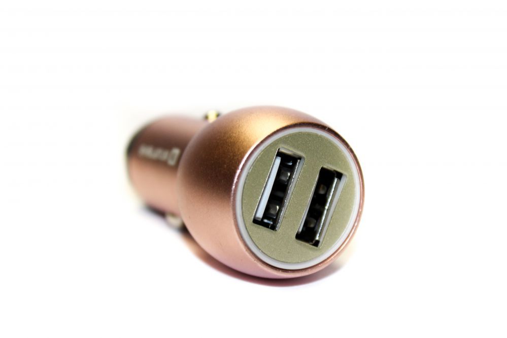 Auto lādētāji Evelatus Universal Car Charger ECC01 PINK 2USB port 3.1A with stainless steel escape tool Pink