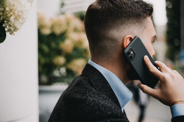 Telefona aizmugurējais maciņš Evelatus Carbon Case