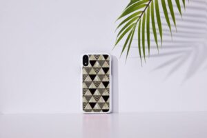 Maciņi Ikins Apple SmartPhone case iPhone XR pyramid white 