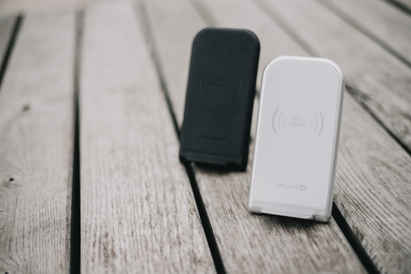 Bezvadu galda lādētājs