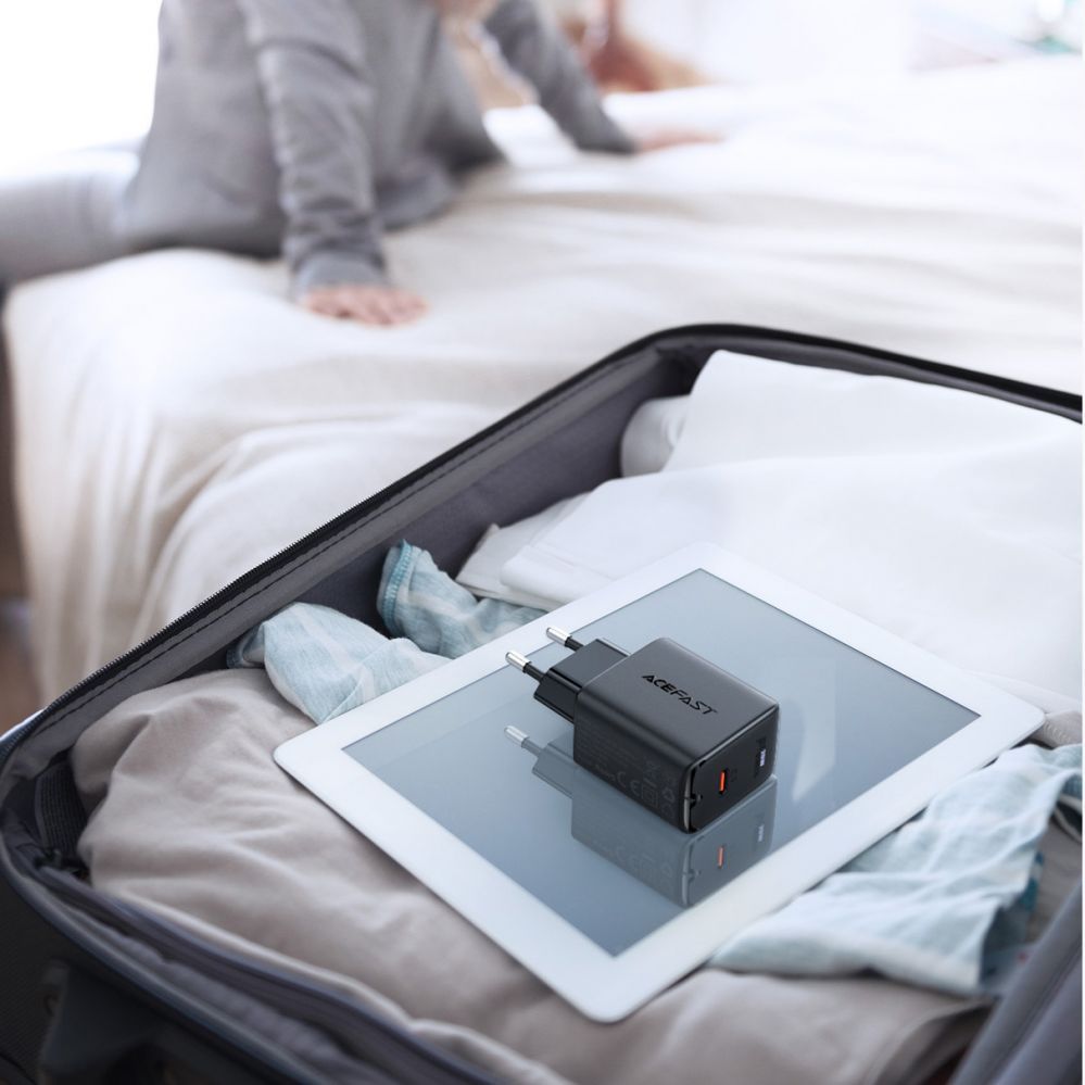 Adapteris Acefast Acefast fast USB Type C 20W Power Delivery charger black (A1 EU black)