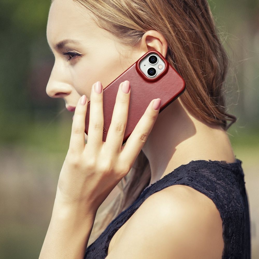 Back panel cover iCarer iCarer CE Oil Wax Premium Leather Folio Case iPhone 14 Plus Magnetic Flip Leather Folio Case MagSafe Red (AKI14220707-RD)