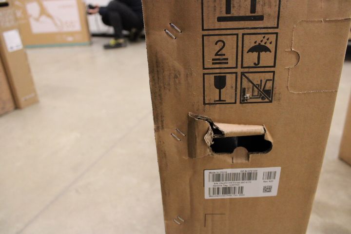 Monitorid Dell SALE OUT. LCD P5524Q 55" VA UHD/3840x2160/DP,HDMI,VGA,USB/Black/ | 4K Conference Room Monitor | P5524Q | 55 " | Landscape | DAMAGED PACKAGING, SCRATCHES ON BEZEL | 8 ms | 178 ° | 178 °