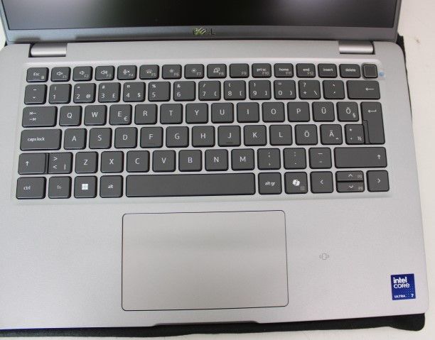 Laptop computer Dell SALE OUT. Latitude 5450 AG FHD Ultra 7 165H/16GB/512GB/Intel Arc Integrated/Win11 Pro/Estonian Backlit kbd/FP/SC/3Y Basic Onsite Warran | Latitude 5450 | 14 " | IPS | FHD | 1920 x 1080 pixels | 60 Hz | Intel Ultra 7 | 165H | 16 GB | DDR5 | Solid-state drive capacity 512 GB | Intel Arc Graphics | Windows 11 Pro | 802.11ax | Bluetooth version 5.3 | Keyboard language Estonian | Keyboard backlit | Warranty 34 month(s) | Battery warranty 12 month(s) | SCRATCH ON TOP COVER