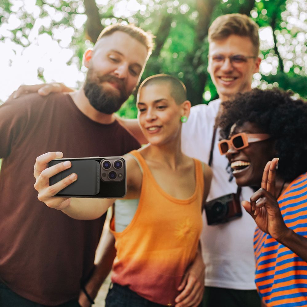 Ārējais akumulators Wozinsky Powerbank Wozinsky WLWP-10KA0Y3S 22.5W PD Qi2 10000 mAh, with stand, 1x USB-A, 1x USB-C - black