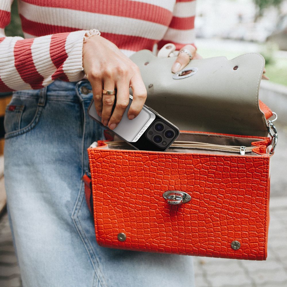 Väline aku Wozinsky Powerbank Wozinsky WLWP-10KA0Y3WS 22.5W PD Qi2 10000 mAh, with stand, 1x USB-A, 1x USB-C - white