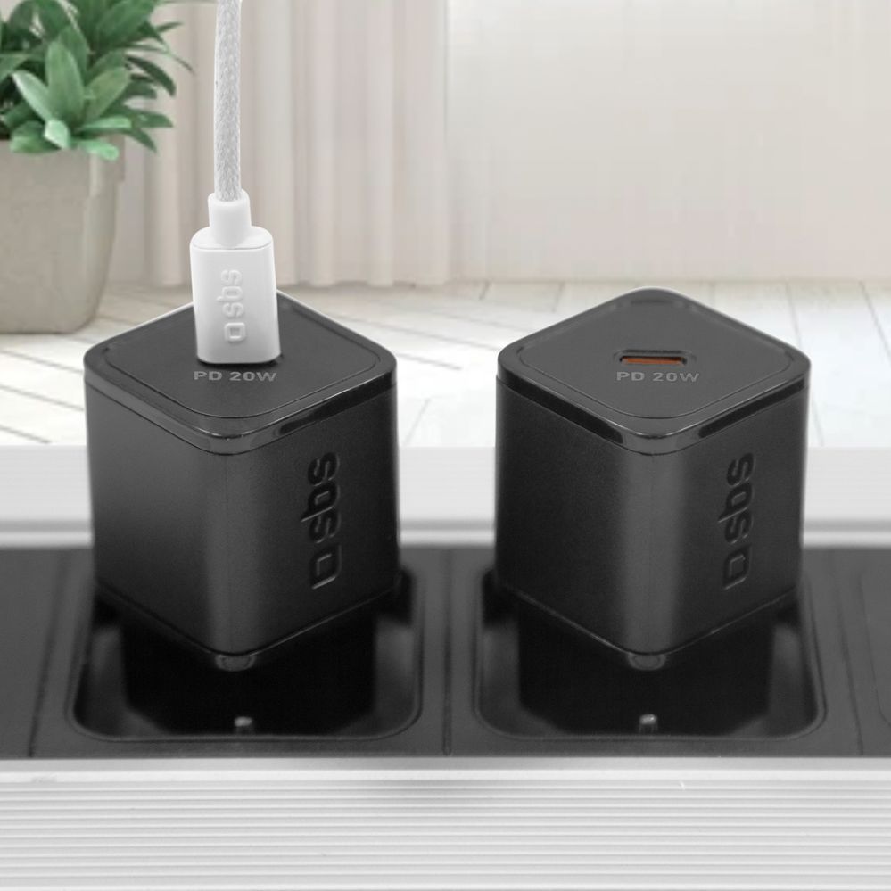 Adaptrid SBS SBS TETRGAN1C20K 20W GaN USB-C Wall Charger with Power Delivery - Black