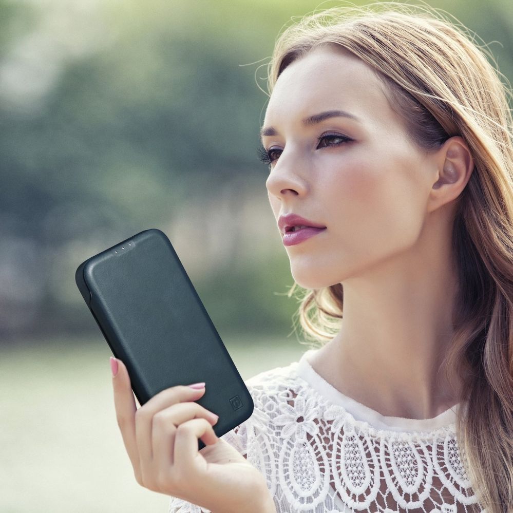 Tagakaaned iCarer iCarer CE Oil Wax Premium Leather Folio Case iPhone 14 Plus magnetic flip case MagSafe blue (AKI14220707-BU)