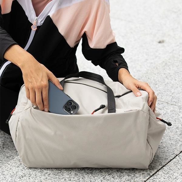 Citas preces UNIQ Uniq Lyden DS iPhone 15 Pro Max 6.7" Magclick Charging case yellow-gray/canary yellow-flint gray