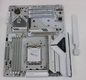 Intel procesoriaus pagrindinė plokštė Gigabyte  SALE OUT.  USED, REFURBISHED, WITHOUT ACCESSORIES, ONLY BACK PANEL, AND ANTENA INCLUDED 