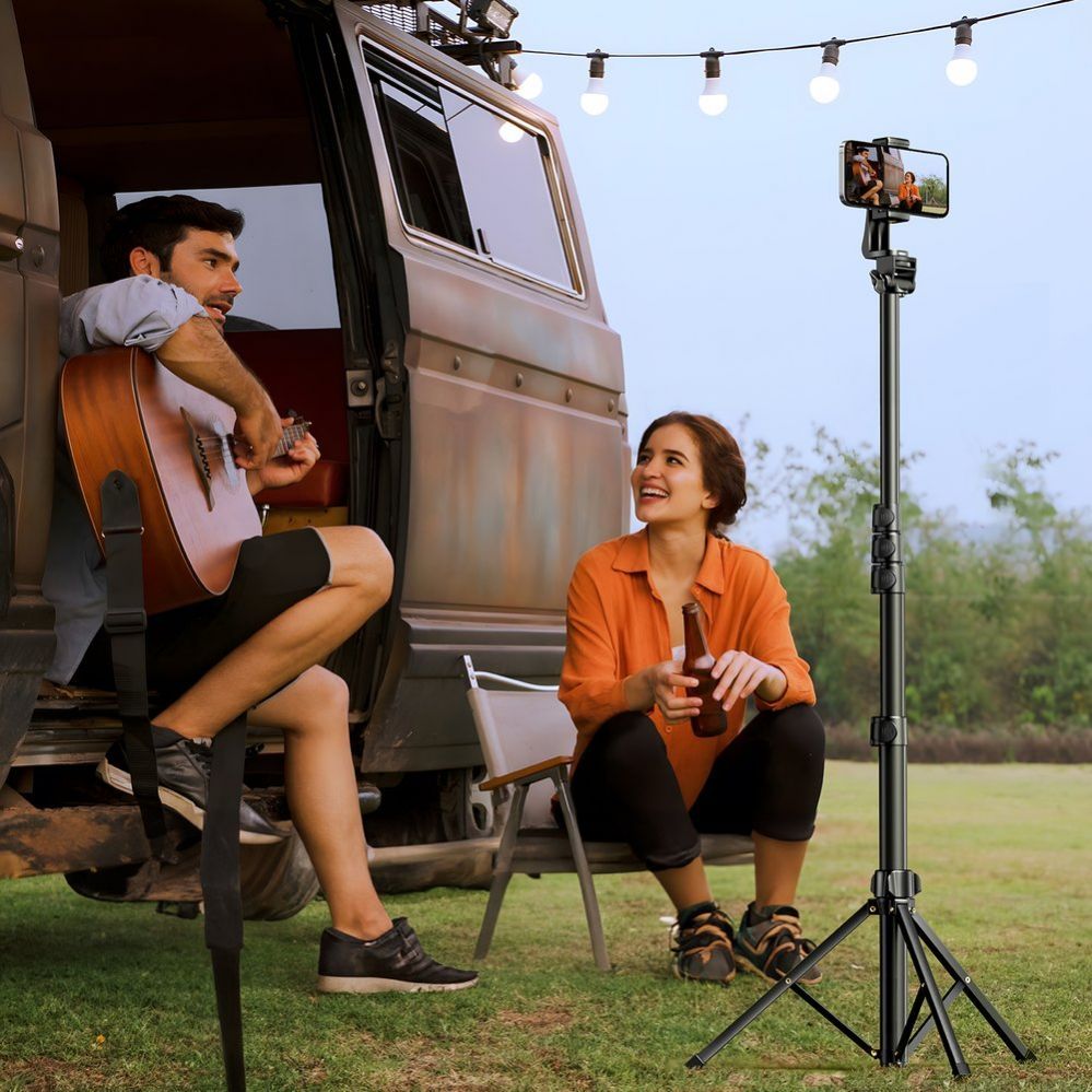 Camera accessory Ugreen Ugreen LP680 selfie stick with stand and Bluetooth remote control 1.8m - black